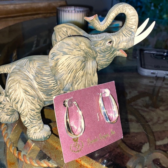 NWT Oval Hoop Intertwined Two-Tone Silver & Gold Plated Shiny Earrings - Picture 2 of 8